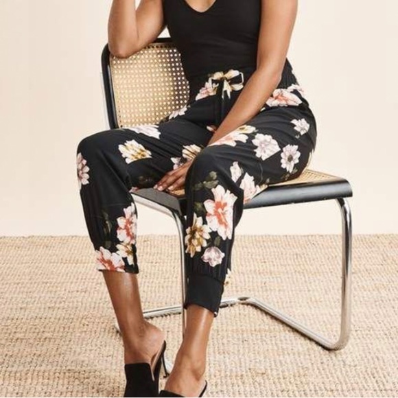 Dynamite Sacha Floral Drawstring Pants - Picture 5 of 5